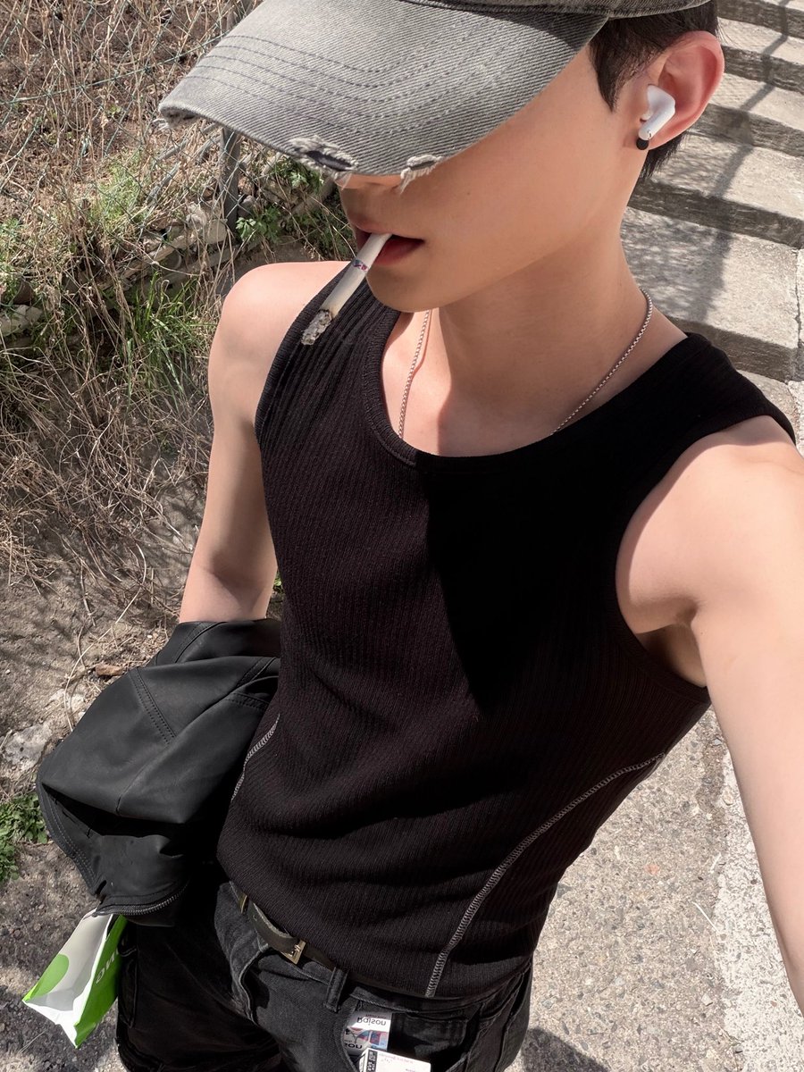 Cws2307's tweet photo. 옷 좋아하는 트친 있나요 https://t.co/WrFzBPx82Q