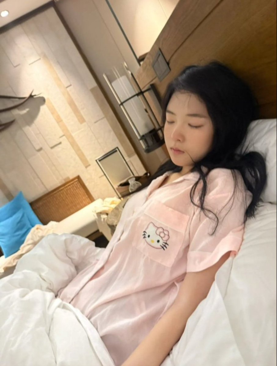 INI74507821's tweet photo. 表妹这清纯的感觉真是现在这些少妇最缺少的，如果是清醒状态下，应该会哭很久吧 #迷玩 #迷奸 #睡奸 https://t.co/M8LNkNahZs