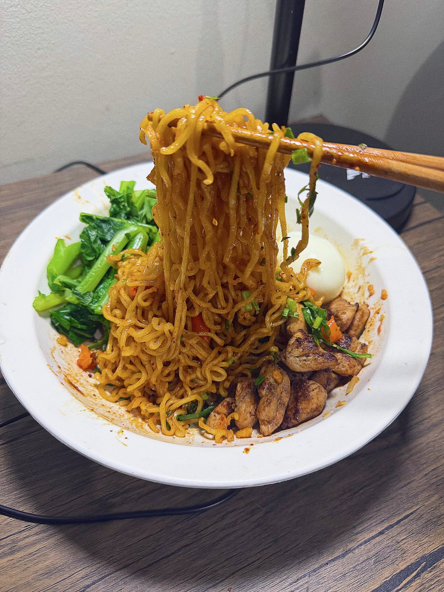 afrkml's tweet photo. Mau pengakuan!

Jujur, mie goreng merk Mie Sedaap lebih enak >>>>>>>>>> dibanding Indomie goreng 😭😭😭🙏🏻 https://t.co/293gTIEXTi