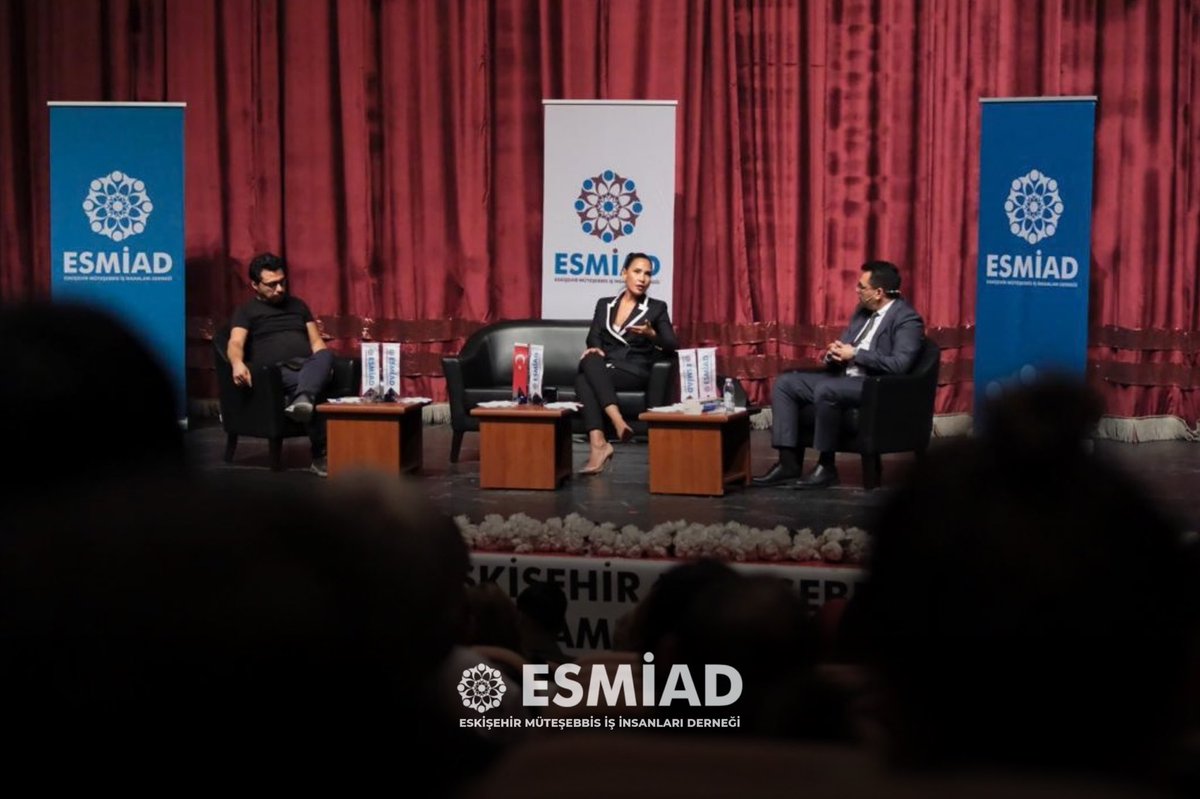 esmiad_'s tweet photo. ESMİAD olarak; değerli ekonomistler Ahmet Mert Başaran ve Beste Uyanık ile sanayici ve iş insanı Umut Rallas’ı Eskişehir’de ağırladığımız buluşmamızda; ekonomiden yatırıma, üretimden geleceğin fırsatlarına uzanan keyifli ve ufuk açıcı bir akşamı geride bıraktık. https://t.co/9omIgL64Y9