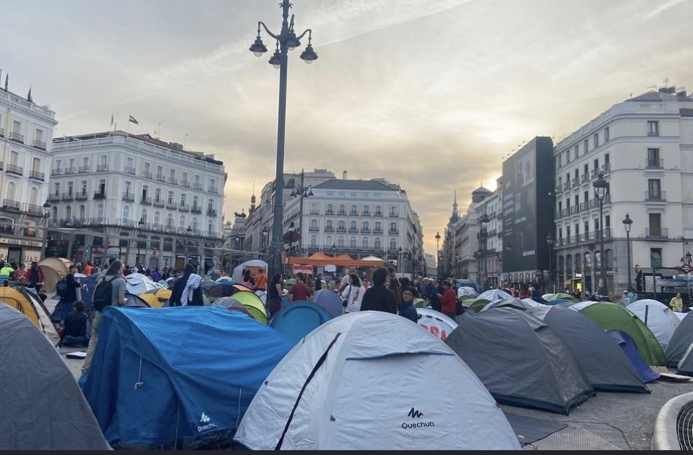 Laertiada1's tweet photo. Decathlon ha construido más viviendas sociales que Sánchez. https://t.co/KmRMaLR7UB