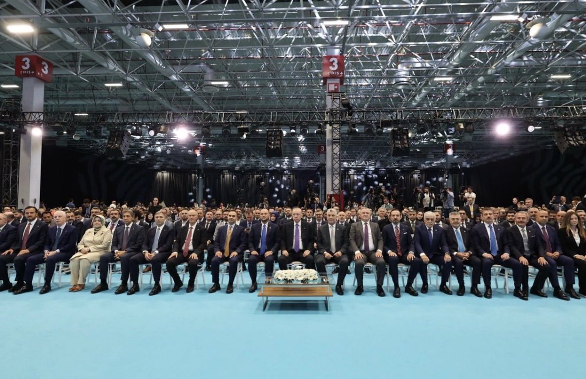 solhan_cetin's tweet photo. MÜSİAD EXPO 2026 Genel Başkanımız Sayın Burhan Özdemir’in ev sahipliğinde açılmış olup
Kapanış Programını, Cumhurbaşkanımız Sayın Recep Tayyip ERDOĞAN’ın teşrifleriyle gerçekleştirdik. 

Dünyanın her bölgesinden siparişlerin alındığı fuarımıza destek veren herkeseTeşekkür ederiz. https://t.co/NYkvojVPR0