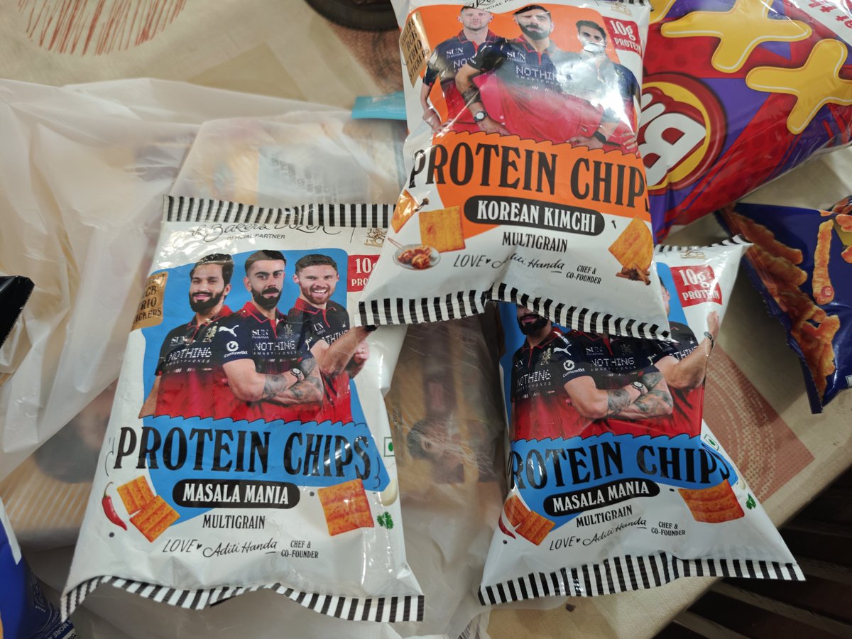 Prraanshu's tweet photo. @ZeptoNow @jagograhakjago @BandBajaateRaho 3 different flavors were ordered but only 2 delivered (3rd was repeat of 2nd) and #Zepto's support team blatantly tell they have verified that exactly same item was delivered as ordered! This is CRIMINAL CONSPIRACY, CRIMINAL BREACH OF TRUST and CRIMINAL FRAUD when you dont accept https://t.co/mJbJMjPYMq