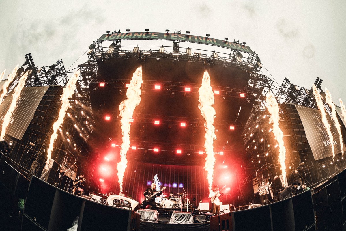 UVERworld_dR2's tweet photo. 2026.09.27(Sun)
1CHANCE FESTIVAL 2026

>>>Rehearsal
ナノ•セカンド AX
Don’t Think.Feel

>>>Setlist
PHOENIX AX
NO MAP
Eye’s Sentry
PRAYING RUN
IMPACT
EN
Bye-Bye to you

>>>Playlist
https://t.co/98ZI2IDkj0

#UVERworld https://t.co/aK30njgnrI