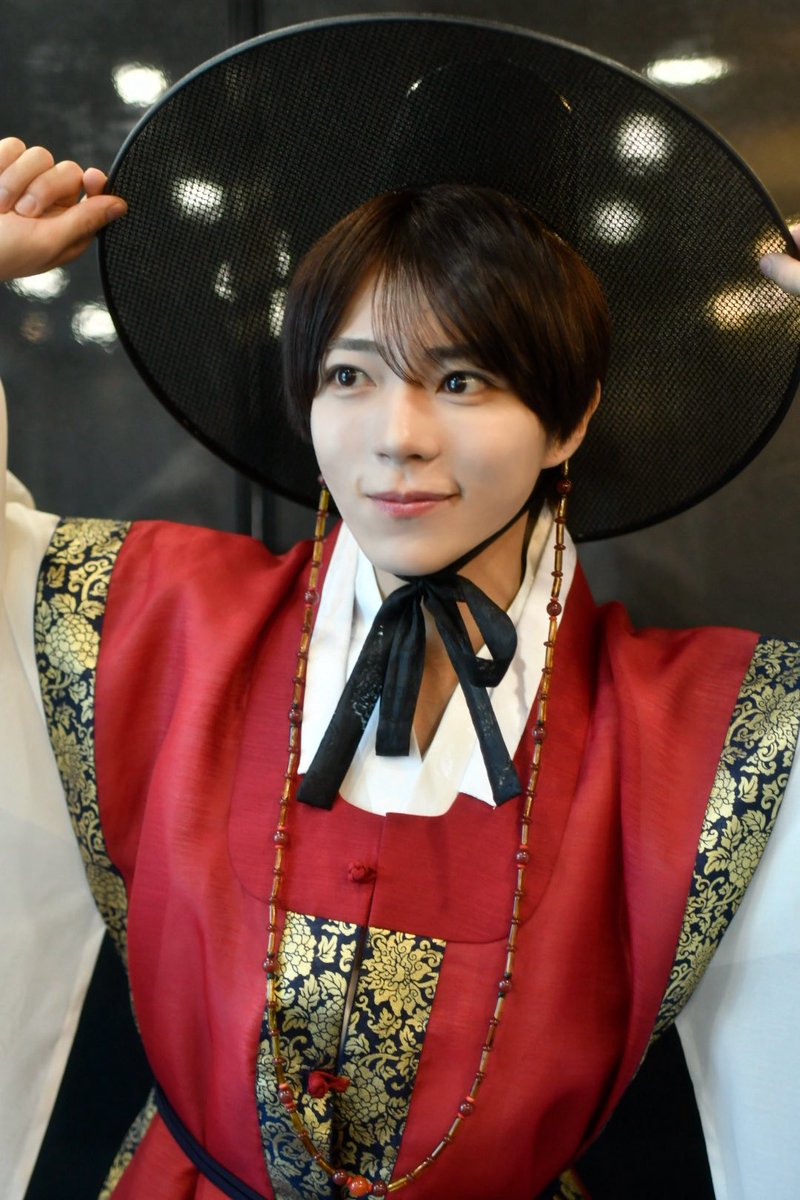 patch_paragon's tweet photo. 🇰🇷✨️ https://t.co/IvlI9vgcbU