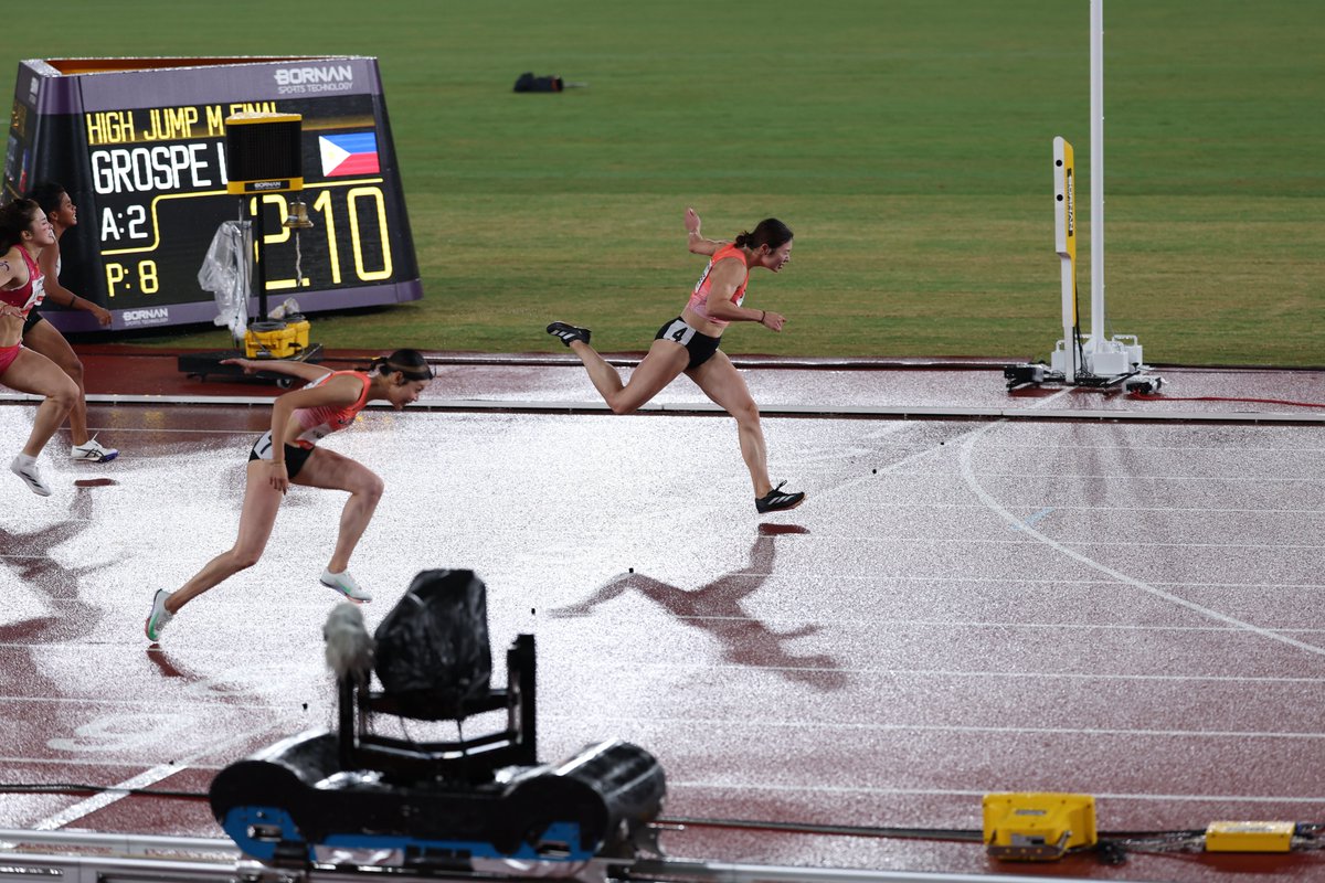 Getsuriku's tweet photo. #名古屋アジア大会
女子100mH（-0.2）
福部真子（日本建設工業）と中島ひとみ（長谷川体育施設）の日本人、同学年同士の金メダル争い！

福部が12秒74で金メダル🥇！！
中島が0.04秒差の銀🥈！！ https://t.co/dvlfjUKMmW