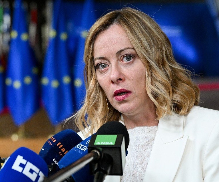 DakdaR22's tweet photo. Giorgia Meloni - PM of Italy:

"Russia's aggression has violated the most basic principles of international law and the European security order. 
We cannot accept that force replaces law in determining borders. 

Italy will continue to stand with Ukraine in military, financial, and humanitarian support, because defending Ukraine means defending freedom and democracy"
...........

A very clear and firm opinion..😉

Thank you, Italy🫡