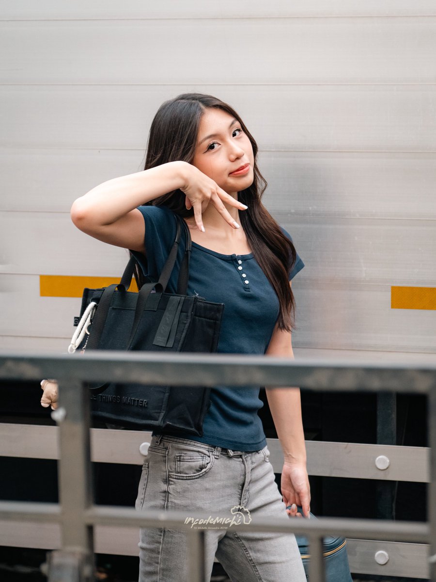 InfoDemichi's tweet photo. thanks for today Michelle Alexandra 🙌🏼💙💅 what a week yah! have some rest 💫 

📸: @Michie_JKT48 https://t.co/rZhbTiPskM