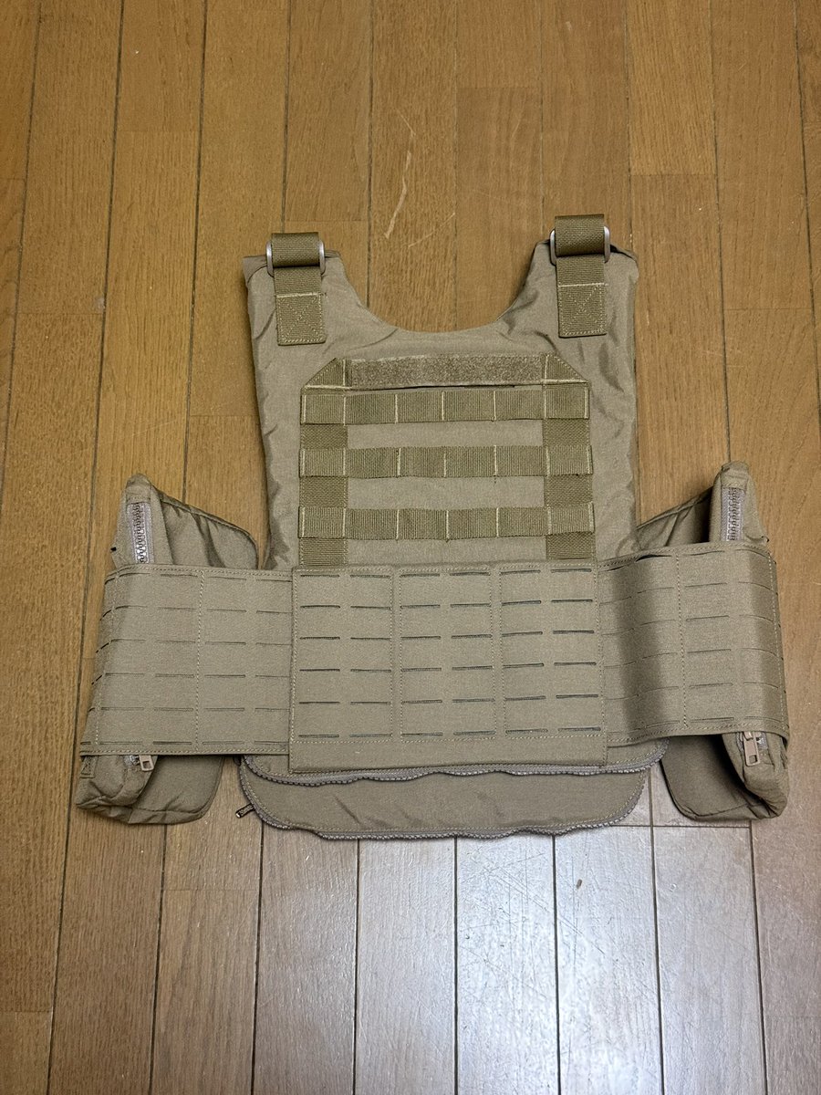 Osamu88564's tweet photo. MCPC gen3 レプリカ
Mサイズ

付属品は画像に写ってるもの全て

サバゲー等には使用せず試着3回程度です

送料込み3万5000円
#ミリタリー物販 https://t.co/gQrTsjBqL7