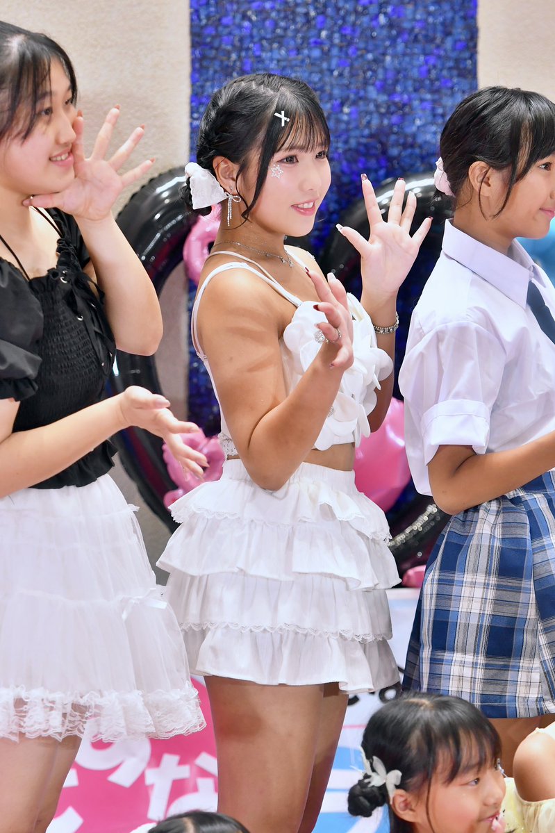 nr3_tw's tweet photo. 2026.8.11
きずなライブ⭐️行田商工センター
🌻ひま🌻その4
#ひま #MidnightAngel #写真好きな人と繋がりたい https://t.co/LGriUfgBLh