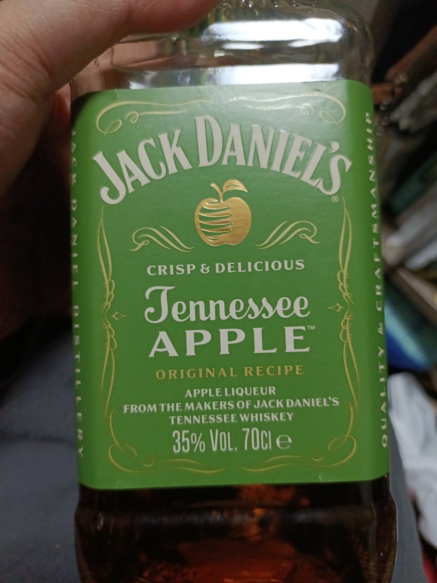 kero_yon03's tweet photo. 普段ガチで酒類は呑まんのだが・・・
見つけてめっちゃ気になって買ってみたｗ
これがさ・・・
マジでめっちゃ美味しのよｗ
炭酸割りがもう後味も香りもめっちゃいいｗ
後味も良きです。
これだけ多分暫く常備だわｗ https://t.co/Z9yjtMX0pa