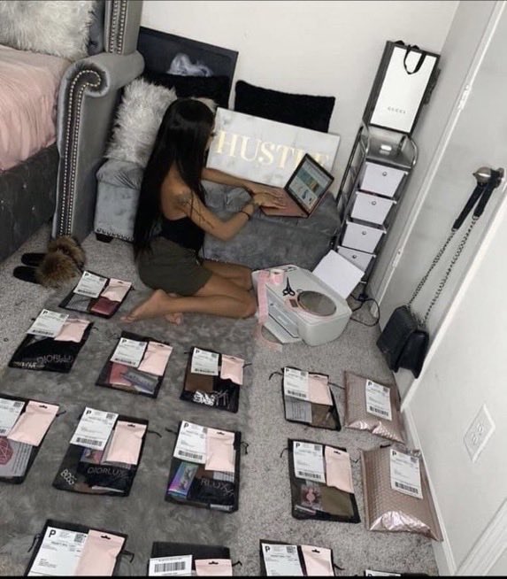 plugdontmiss's tweet photo. Them: Whats on your mind? 

Me: https://t.co/gi0PlNdoyJ