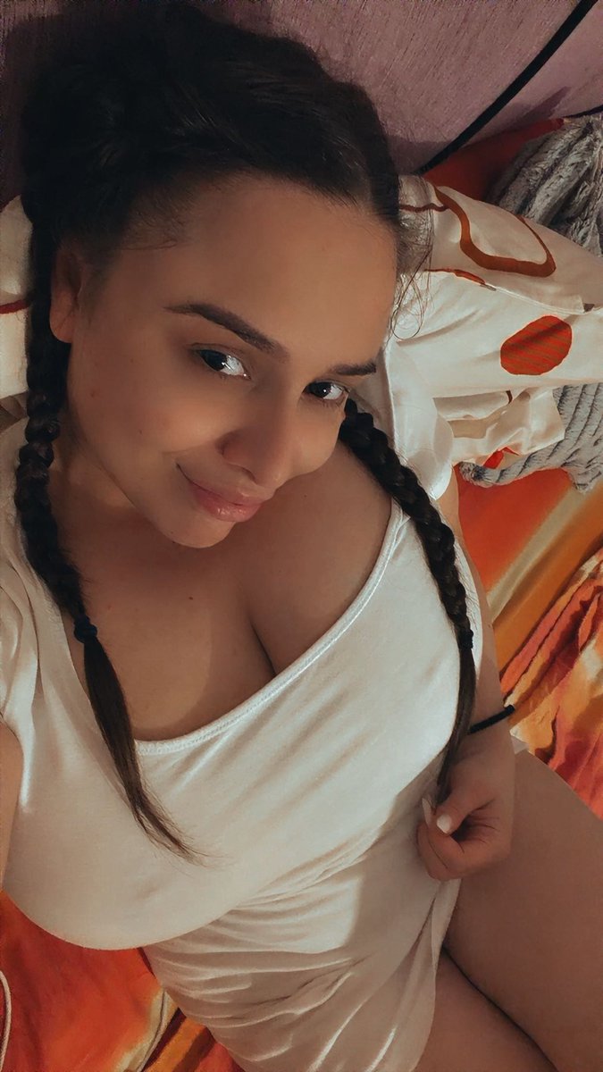 Alinaaa133's tweet photo. Vrei sa ma tragi de codite?!😂🙈 https://t.co/VWYYZRuOJO