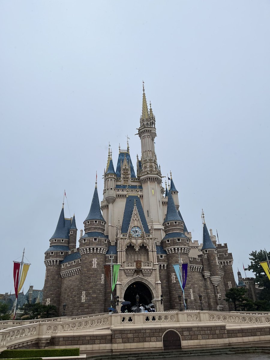 YouYour321's tweet photo. 今年のシルバーウィークは
台風ディズニーしてきました🌀 https://t.co/P2YKzkwfYO