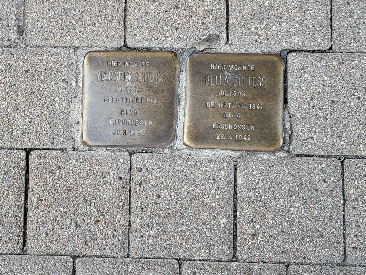 Trinitya2nm's tweet photo. @Hundi02 Richtig böse, die leugnen den Holocaust. #FCKAFD #FCKCDU https://t.co/s7xjiwBxT6