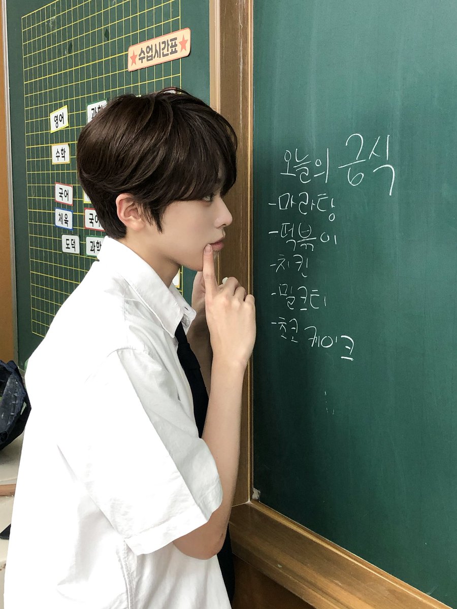 rrycheid's tweet photo. 와 급식수준 저도 저 학교로 전학갈래요 https://t.co/3Cl88pJWma