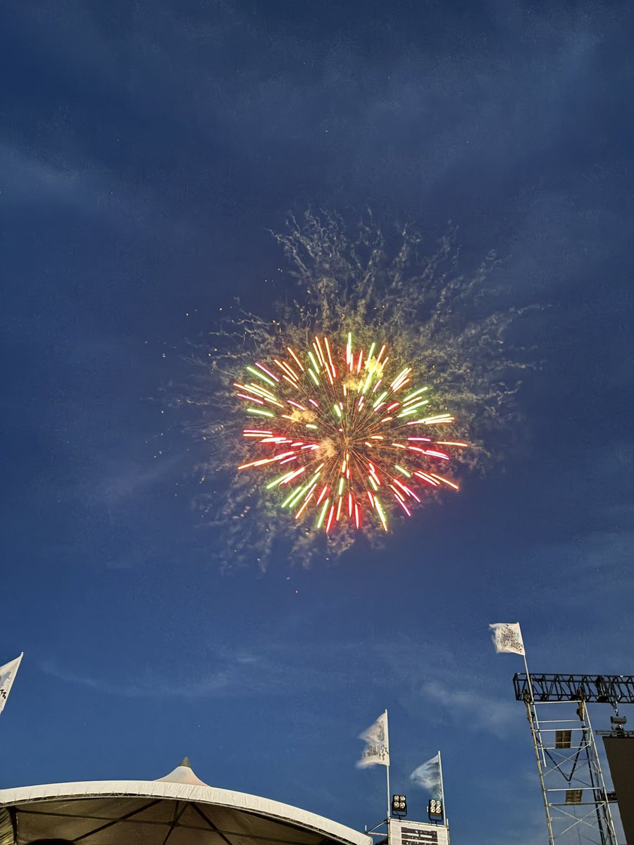 NotaloneU1226's tweet photo. 2日間しったげおもしぇがった〜！
残りあと5市！(鹿角、大館、湯沢、男鹿、秋田！)
なるべく県北からやってくださいな〜笑
隣のにかほ市にこんなに人がたくさん来て、秋田じゃないくらい人いたな〜
優くんお疲れ様でした！
へばまんつ次はツアーでな〜
#ACMF2026 #高橋優 #にかほ https://t.co/p98H64lH1q