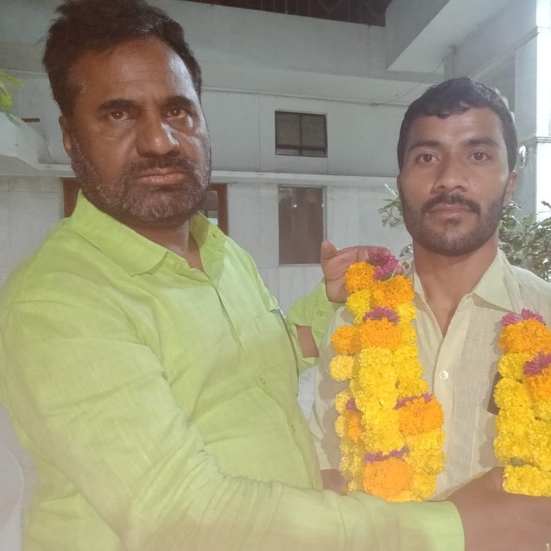 RaivRaiv2's tweet photo. कुछ पुरानी यादें https://t.co/t8IWmJRh1K