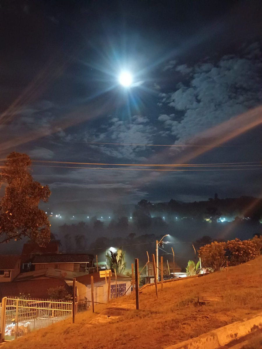 soydeituango's tweet photo. 4 : 36 am ⌚ San Pedro de los Milagros norte de Antioquia 🙋🏾 https://t.co/vXMB1XPsV1