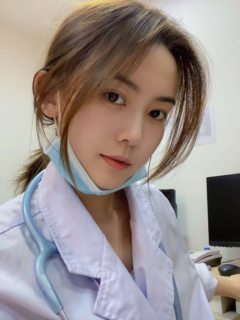 Hamutan0419's tweet photo. 行医路，就医路，路路艰辛

医者心，患者心，心心相印 https://t.co/Yojgi02ofH