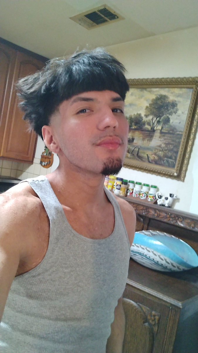Papi_JohnJoh's tweet photo. #latino #fyp #crazy hello https://t.co/IXDC7dd8nD