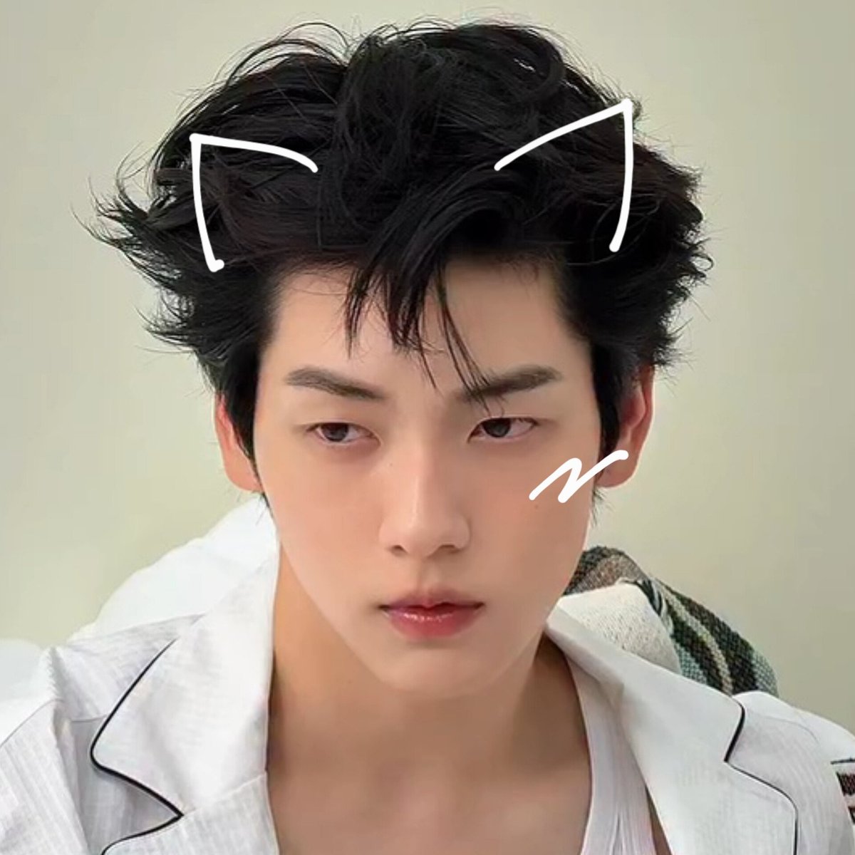 F0R35T58's tweet photo. 그저방금잠깬성격드런냥이로보임♡♡ https://t.co/yeYsPgnME0