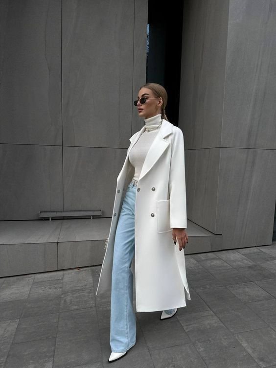 _herlore's tweet photo. apparently all you need is a good pair of jeans and something white https://t.co/lkrUi25uph