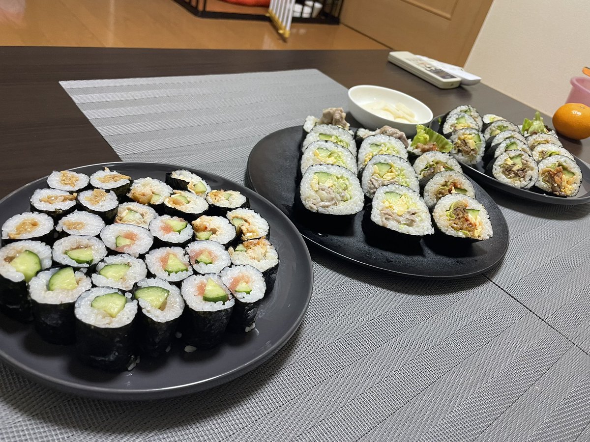 kingTINTAN's tweet photo. ◼︎みぞれ煮あんかけ餅
◼︎のりまき
◼︎キムチ鍋
◼︎チャーハン https://t.co/58GuzdmpDn