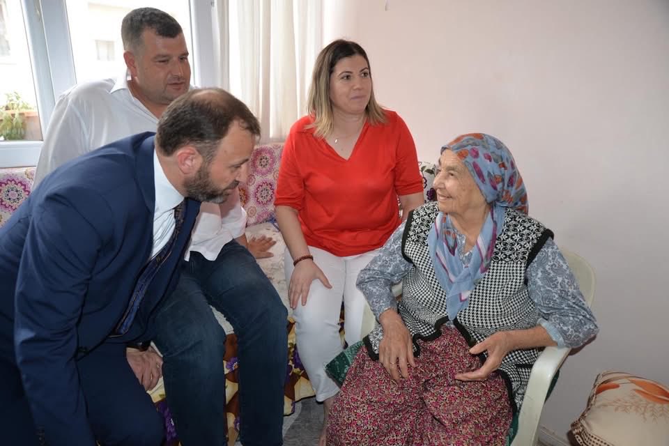KirazIlce's tweet photo. @Bilalsaygili @akpartiizmir https://t.co/0XtffIqOGZ
