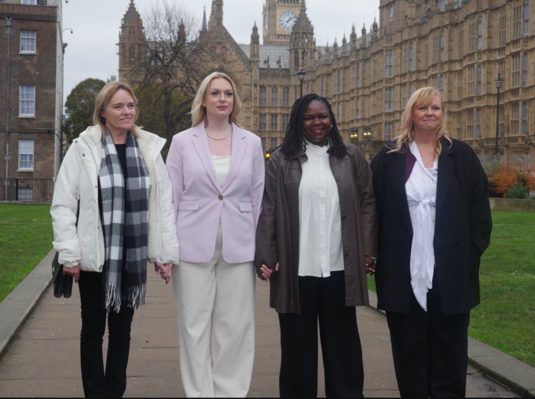 DarlingtonUnion's tweet photo. Jennifer Melle and Darlington nurse and President of the Darlington Nursing Union, Bethany Hutchison, will give evidence at Sandie Peggie's hearing against the Royal College of Nursing tomorrow (Monday).

Support these incredibly courageous nurses!

See more with @CConcern 👇🏻

https://t.co/T1yH0ygGEV