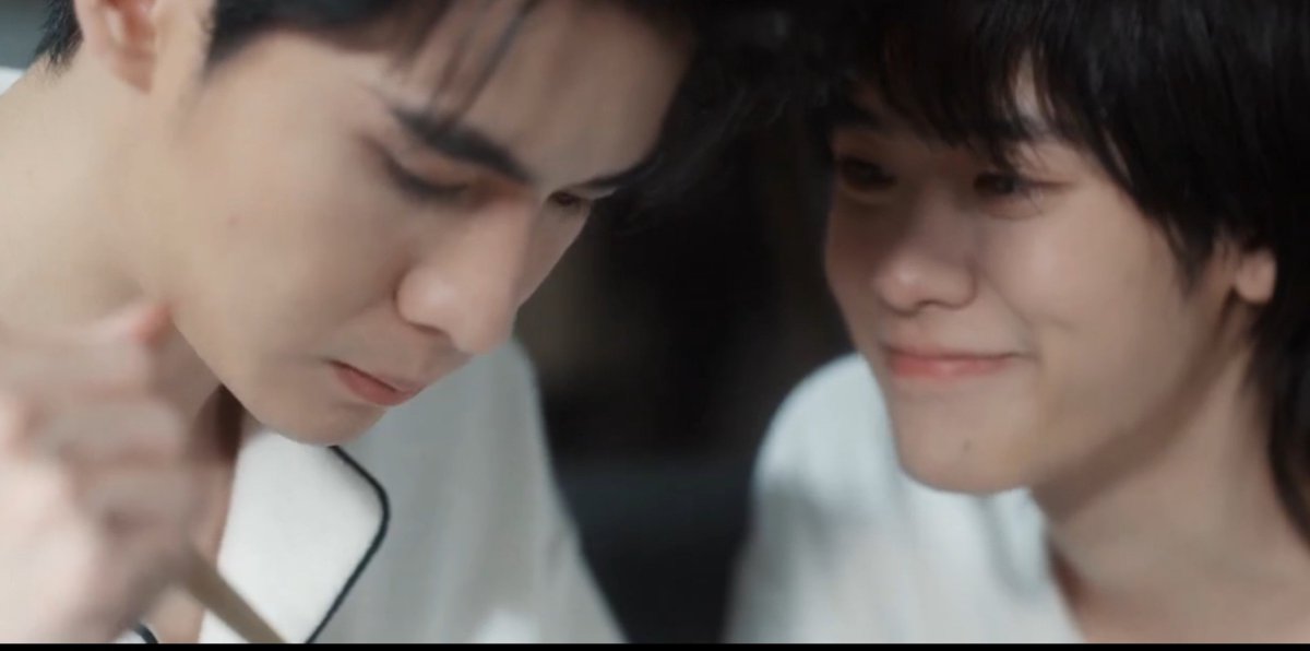 Hum0rCemetery's tweet photo. APART FROM THE TRAUMA THEY LOOK SO HAPPY TOGETHER 

LIKE THAT'S SHEN MO'S BABY RIGHT THERE

#貌合神离 #TheMissingPiece #zhuhou #raozihao
#TheMissingPieceEP8 https://t.co/xFn11d5zQ4