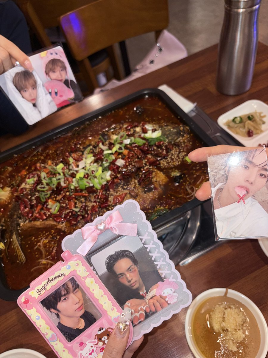 pinkylovesome's tweet photo. 카오위,양쯔깐루베이글,카이막을 잉태함🤰🏽🤰🏽🤰🏽 https://t.co/9NggYtLbU3
