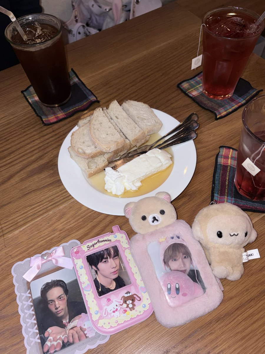 pinkylovesome's tweet photo. 카오위,양쯔깐루베이글,카이막을 잉태함🤰🏽🤰🏽🤰🏽 https://t.co/9NggYtLbU3