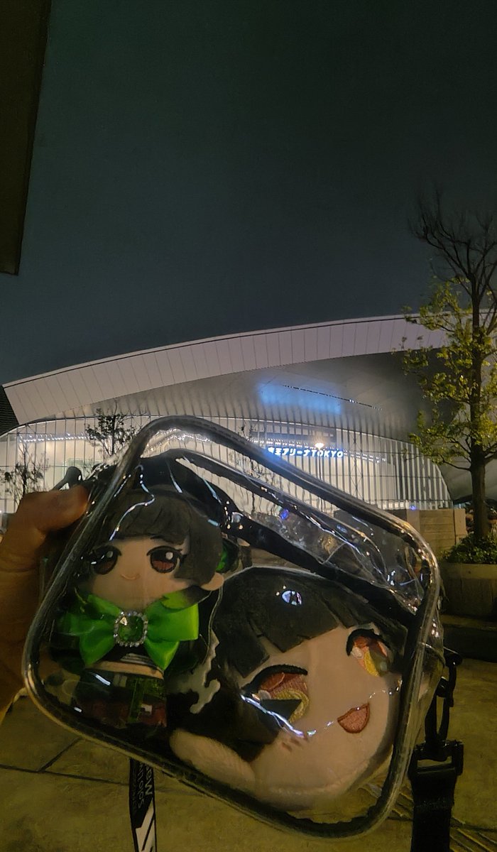 giza_mkx's tweet photo. お疲れ様でしたー！！
最後のパラボラの合唱、良すぎるな…。
昨日もよかったけど、今日は最後の曲だったから更に感動したわ。
新ソロ曲、どれも本当にいいな。
#シャニマスソロライブMSP_day2 https://t.co/C5UWr9SpZt