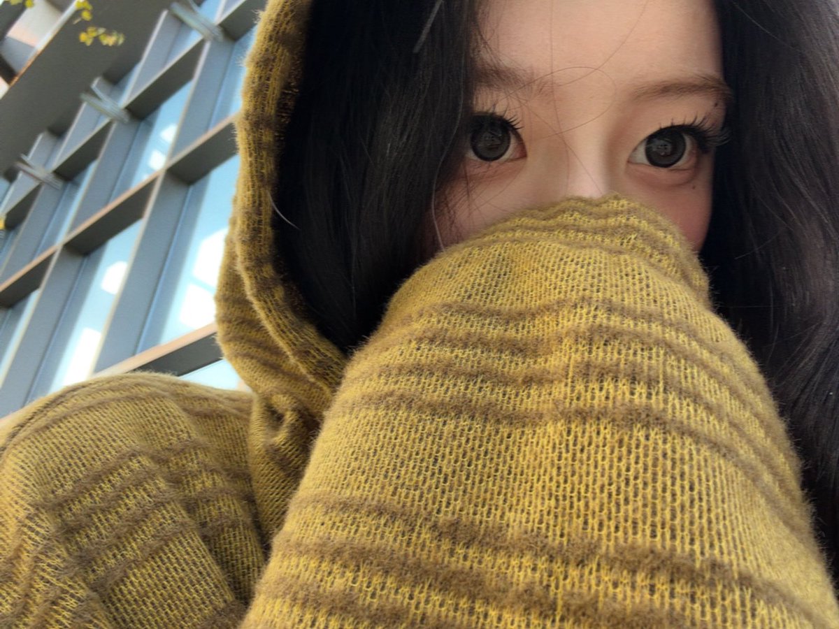 poriforyou's tweet photo. 260927 아일릿 위버스 #민주 

시원!! https://t.co/2cAWZuo2aS
