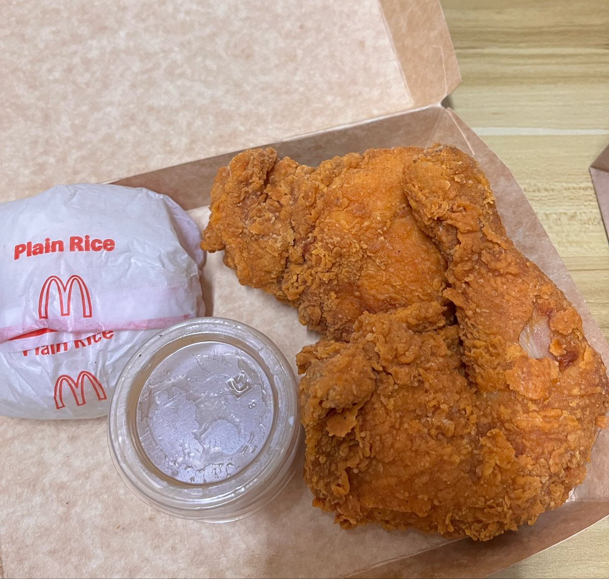 taigerwinx's tweet photo. what i requested vs what they gave me 

thank you, @McDo_PH 🥺 so generous!!!! 

#foodtwt
#pataygutomtwt 
#mcdo https://t.co/mZyONAkCZe