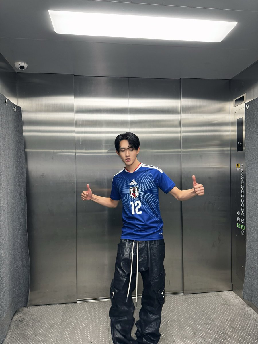 sho__go__htm's tweet photo. ユニフォームの激めろお兄さんでしたﾖ https://t.co/5zvb1R7iJ1