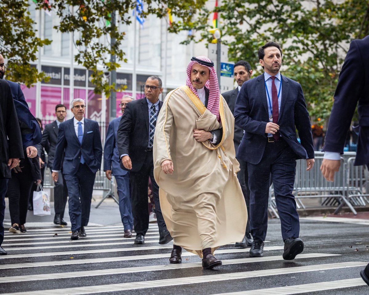 iD7oMz's tweet photo. 📸 | سمو وزير الخارجية الامير فيصل بن فرحان في نيويورك في الامم المتحدة 🇺🇸🇺🇳🇸🇦❤️
.
.
.

#المملكة_في_الأمم_المتحدة 🇸🇦 https://t.co/6amihxlyf2