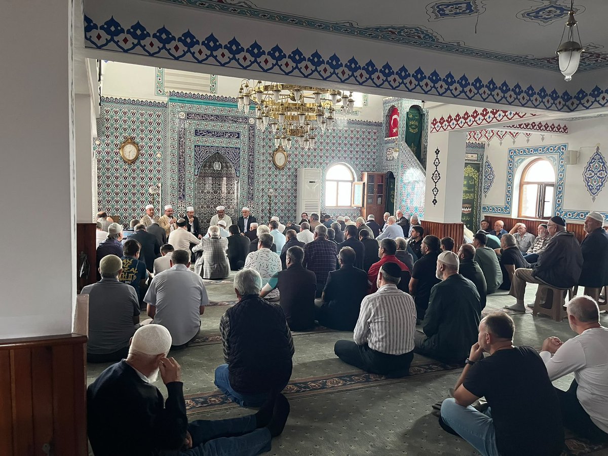 doganbekiroglu's tweet photo. Yöneticilerimiz , Kirazlıyalı Merkez Camii’de düzenlenen geçmişlerimize Vefa Kur’an- ı Kerim Tilaveti ve Dua programına katılım sağlamıştır. Allah kabul etsin inşallah @MHP_Bilgi https://t.co/adf9fuAyHZ