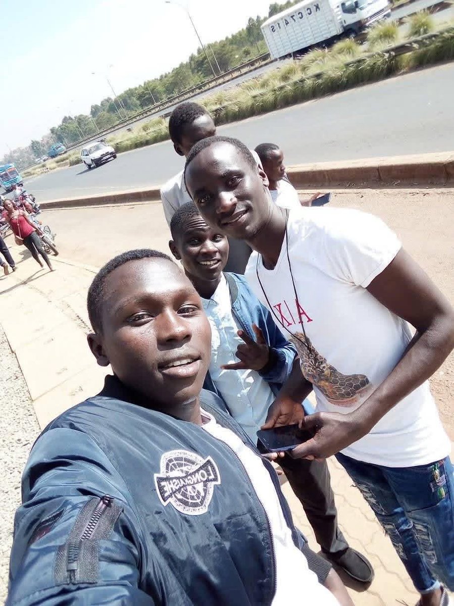 Rutojames7113's tweet photo. 2018 tukiwa gate ya Kenyatta University. https://t.co/LJSF1ygD5d