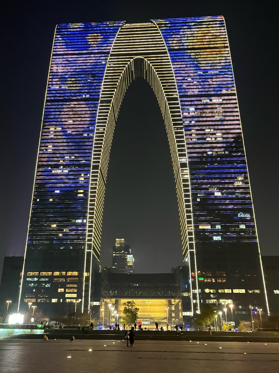 OryonAU's tweet photo. China is so cool. I hope nobody else finds out so I can keep going there for cheap🫣 https://t.co/IxiO0XMQlh