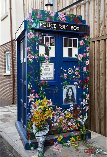 zoesfeatherboa's tweet photo. 26/9/26 #DoctorWho rewatch Face the Raven / Heaven Sent / Hell Bent.
Criticism of end of series 9 is Moffat couldn't just kill Clara, had to give her a happy ending, but that's point of this arc. Doctor refusing to accept what has happened &amp; breaking all his rules to save her
1/3 https://t.co/7E5VxtK8qb