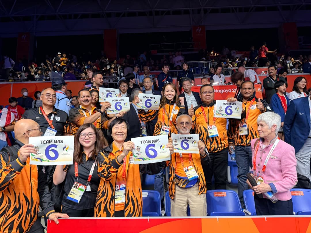 taufiqjoharii's tweet photo. ALHAMDULILLAH, ENAM PINGAT EMAS! 🇲🇾🥇🥇🥇🥇🥇🥇

Sasaran ini, sasaran yang kita tetapkan bersama. Hari ini, dengan izin Allah dan hasil kerja keras semua, sasaran itu berjaya kita capai.

Tahniah dan terima kasih buat wira dan wirawati negara, CDM & DCDM, para jurulatih, persatuan sukan, pegawai serta seluruh keluarga besar KBS, MSN dan ISN yang tidak pernah berhenti berusaha dan memberikan yang terbaik untuk Malaysia.

Pingat-pingat ini saya percaya hadir dengan doa, pengorbanan, air mata, keringat dan usaha yang tidak mungkin terbalas oleh kita semua.

Alhamdulillah, hari ini kita raikan kejayaan ini bersama seluruh rakyat Malaysia.

Dan saya amat yakin, ENAM PINGAT EMAS ini hanyalah permulaan. Insya Allah, wira wirawati kita akan berikan lebih dari ini!

MALAYSIA BOLEH!🇲🇾