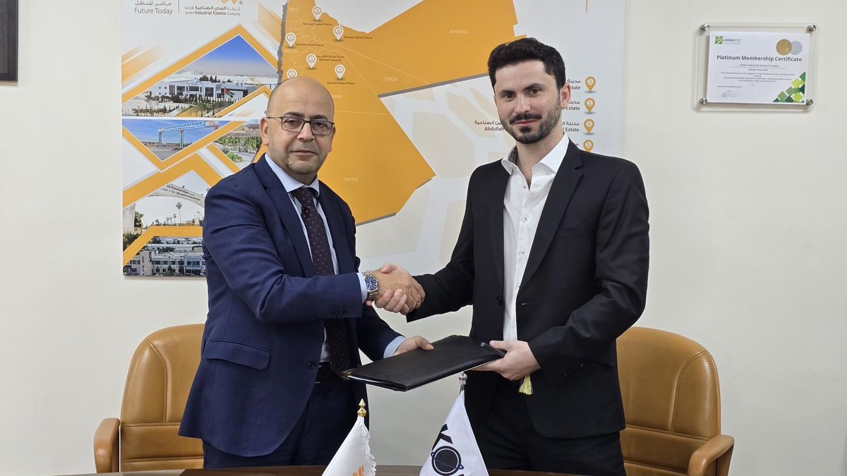 RoyaNewsjo's tweet photo. "المدن الصناعية" و"KOUN" تبحثان تطوير خدمات لوجستية بالطائرات المسيّرة - صور 

https://t.co/wG1QkCSCts

#INDUSTRIALZONES #شركة_المدن_الصناعية #رؤيا_نيوز  #RoyaNewsjo https://t.co/9nN7555jfW
