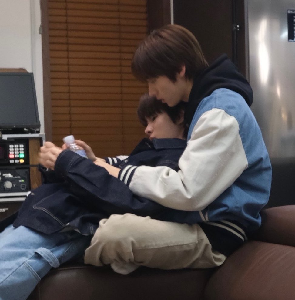 ham0jae's tweet photo. 쮝쮝이 둘이서 뭐함 https://t.co/CkWbMvnZrN