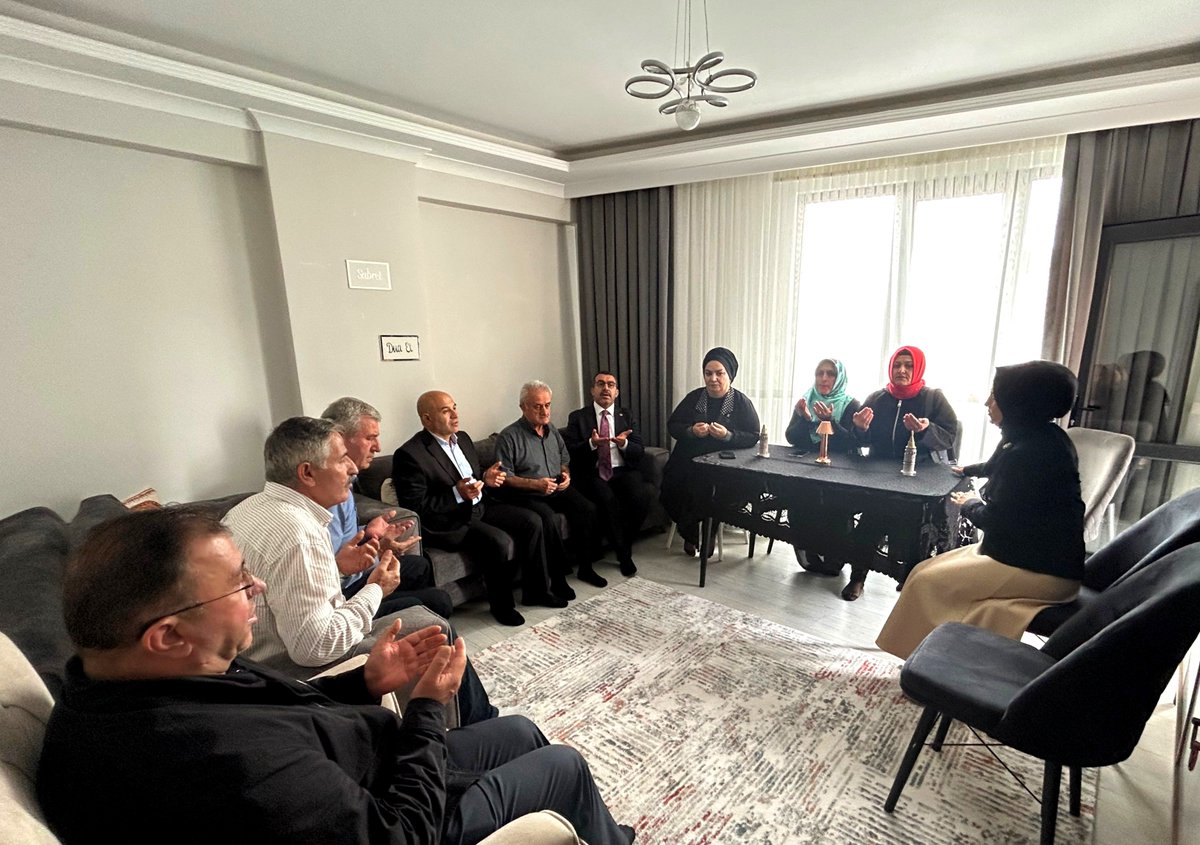 Ademcalkin's tweet photo. 📍 Ataşehir - Örnek Mahallesi

Ataşehir Örnek Mahallesi muhtarımız Mithat Özel'e taziye ziyaretinde bulunarak, başsağlığı ve sabırlar diledik.

#TürkiyeYüzyılıBuluşmaları 
#İstanbulAtaşehir https://t.co/2cNpfAQtmA