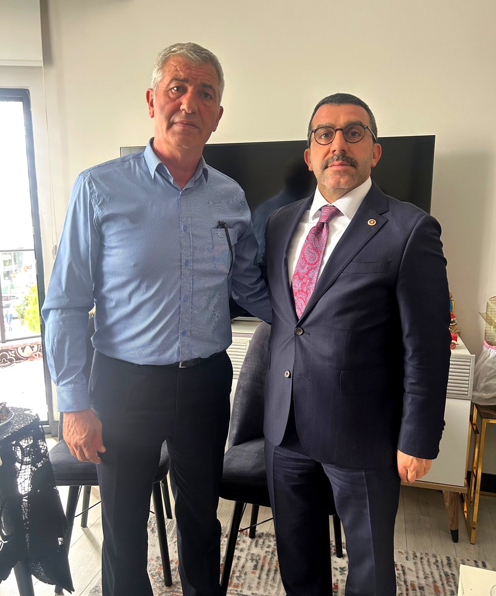 Ademcalkin's tweet photo. 📍 Ataşehir - Örnek Mahallesi

Ataşehir Örnek Mahallesi muhtarımız Mithat Özel'e taziye ziyaretinde bulunarak, başsağlığı ve sabırlar diledik.

#TürkiyeYüzyılıBuluşmaları 
#İstanbulAtaşehir https://t.co/2cNpfAQtmA