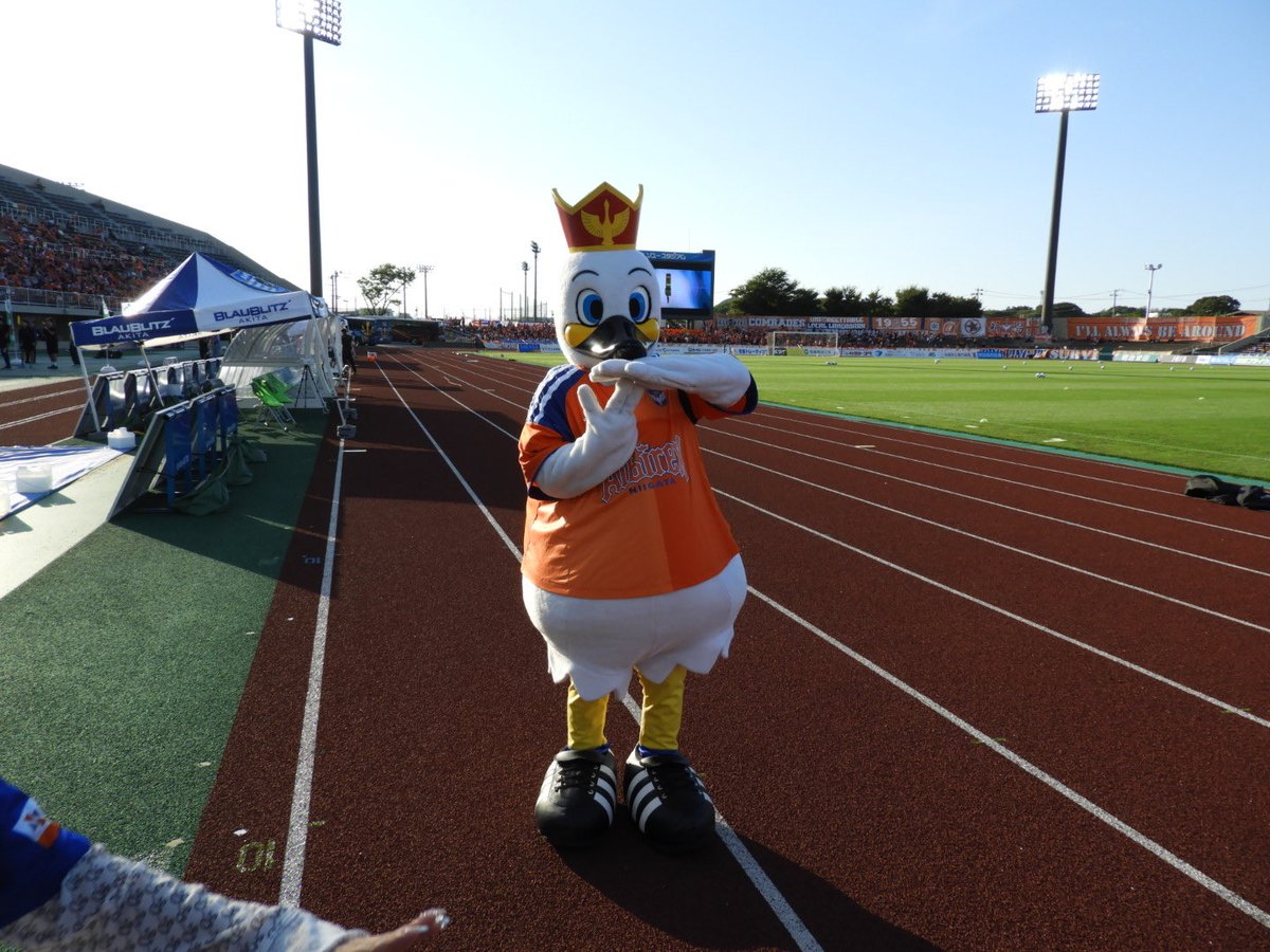 ked_six's tweet photo. TJアルビくん！キマってるぅ🧡🦢

#アルビレックス新潟
#アルビくん https://t.co/4I2Zc1cJ9H