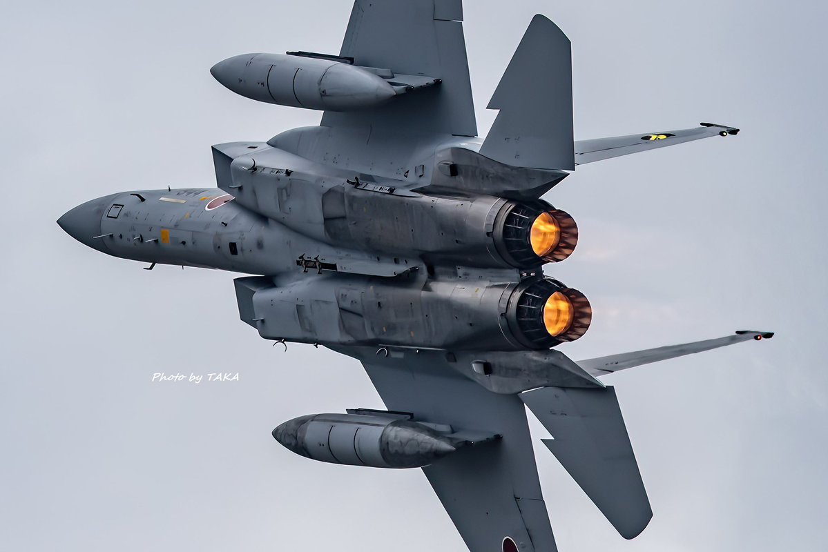 alice_herb's tweet photo. 小松基地航空祭2026

9月27日に毎年秋恒例の航空祭が開催されました。
当初雨予報で心配の声が多く見られましたが、快晴とまではいきませんが雨は降らずに済み、展示飛行は予定通り実施されました。
今年度で303SQのF-15の運用が終了する為、3個飛行隊のF-15が共演する最後の航空祭となりました。 https://t.co/C5wxlVmQRY