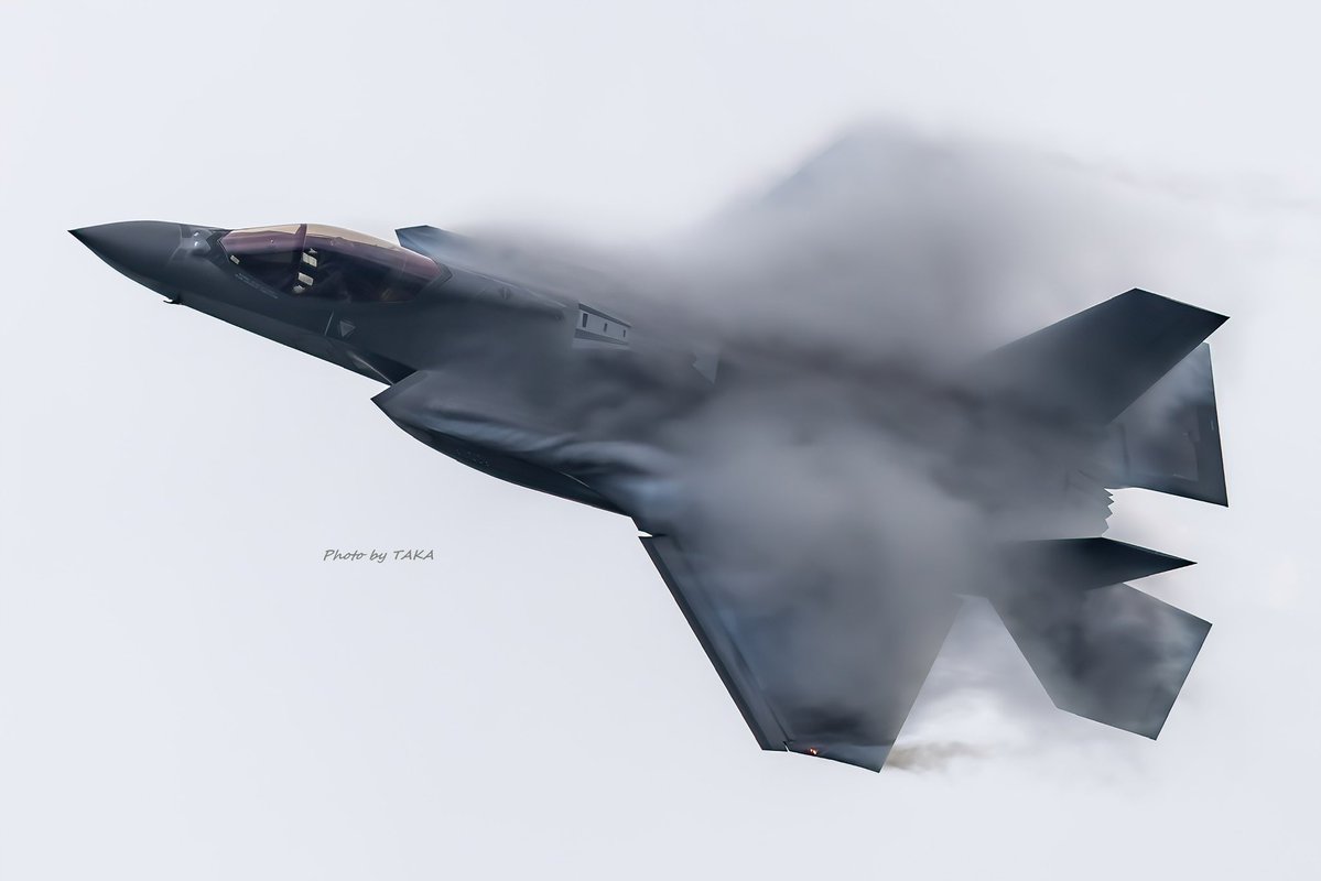 alice_herb's tweet photo. 小松基地航空祭2026

9月27日に毎年秋恒例の航空祭が開催されました。
当初雨予報で心配の声が多く見られましたが、快晴とまではいきませんが雨は降らずに済み、展示飛行は予定通り実施されました。
今年度で303SQのF-15の運用が終了する為、3個飛行隊のF-15が共演する最後の航空祭となりました。 https://t.co/C5wxlVmQRY